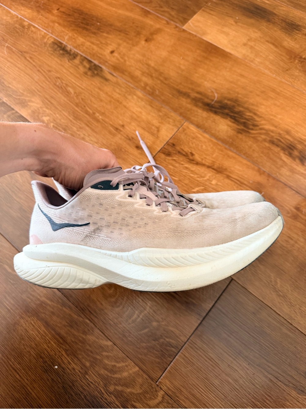 Hoka Mach 6